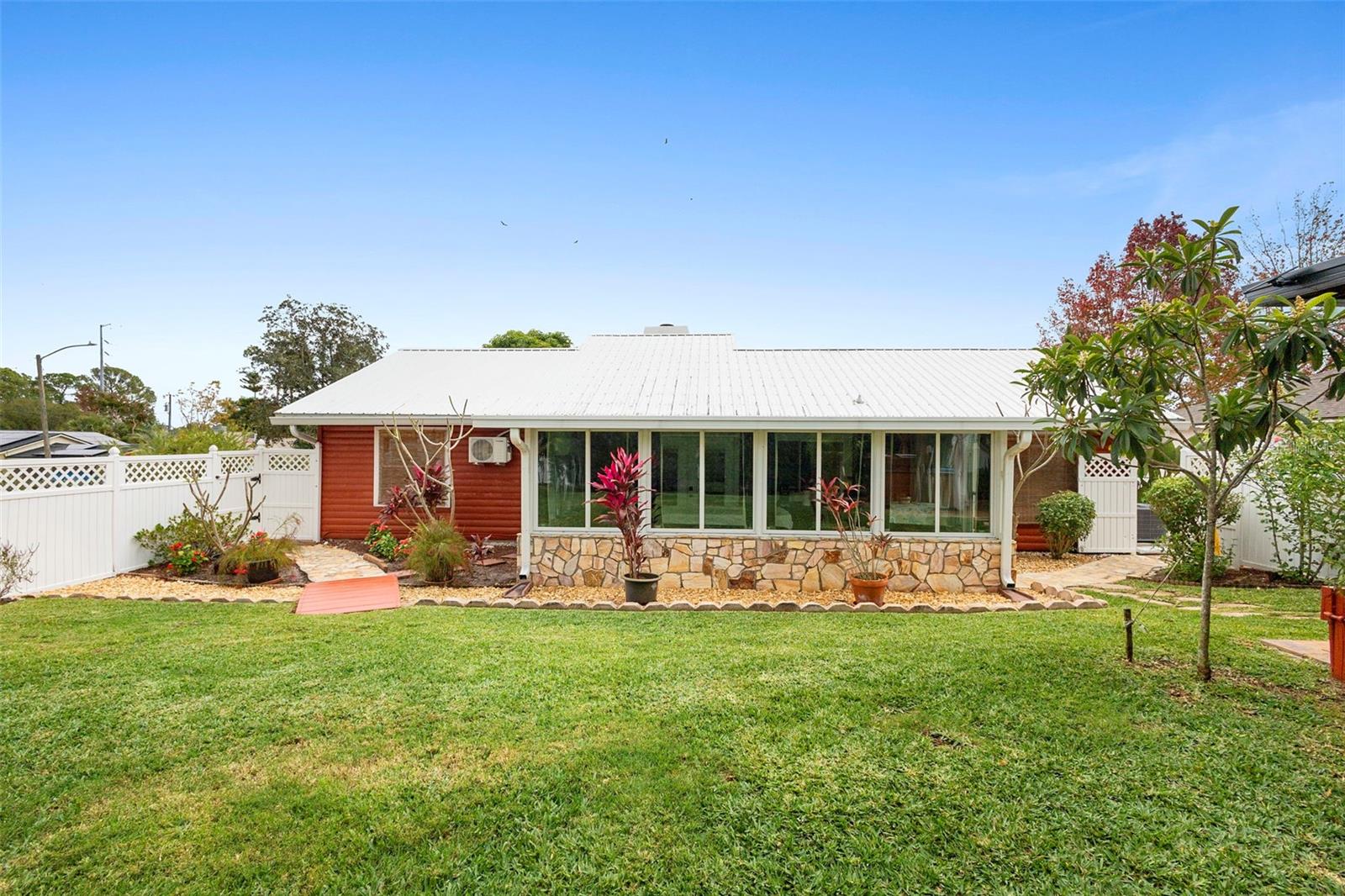 DELTONA LAKES UNIT 07 - Residential