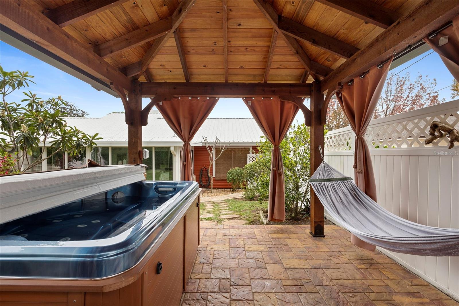 DELTONA LAKES UNIT 07 - Residential