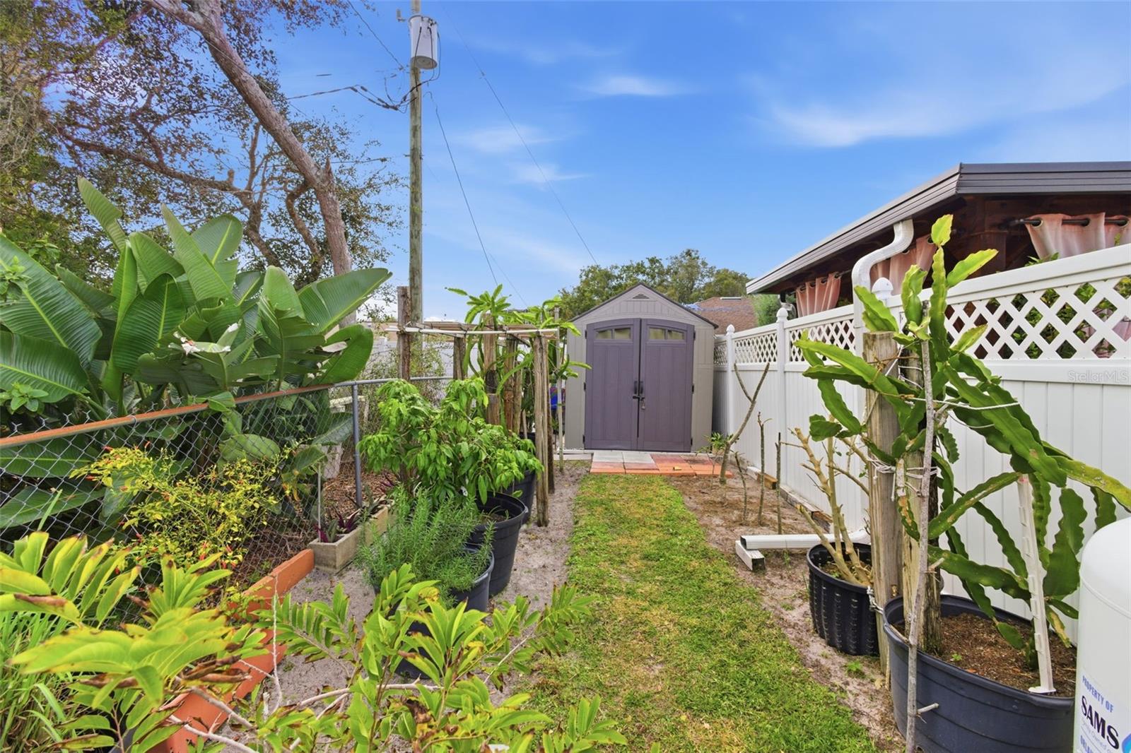 DELTONA LAKES UNIT 07 - Residential