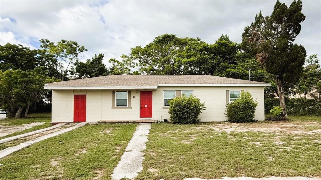 Photo of 1112 Carlton Avenue, Lake Wales, FL 33853 (MLS # K4903179)