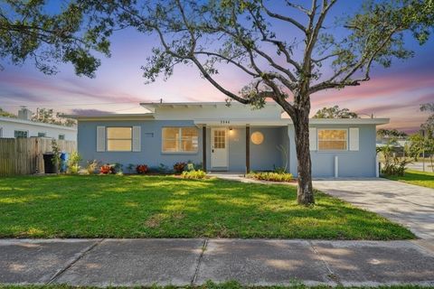Photo of 3546 Tarlton Street N, St Petersburg, FL 33713 (MLS # TB8462871)