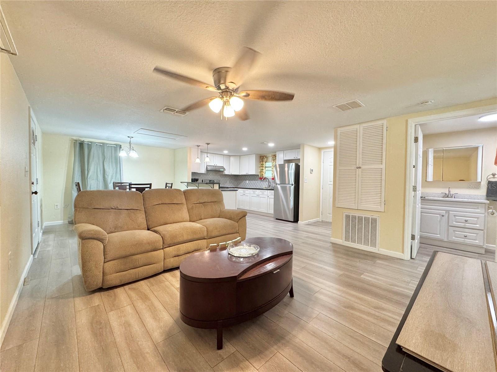 FLAMINGO HEIGHTS SUB - Residential Lease