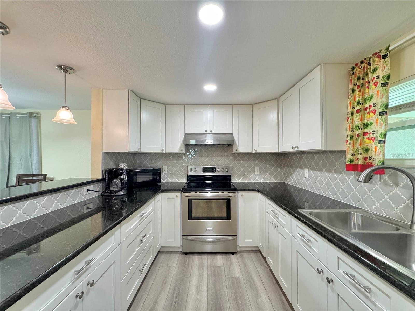 FLAMINGO HEIGHTS SUB - Residential Lease