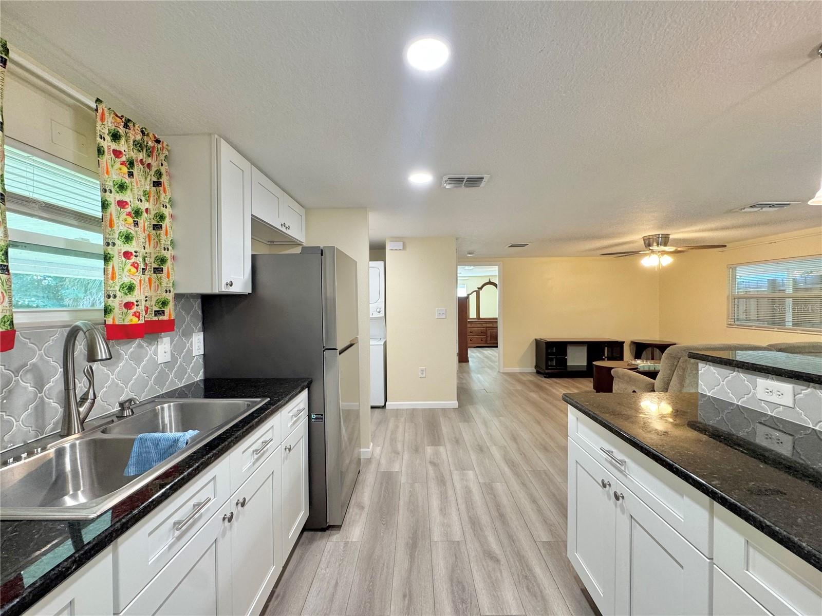 FLAMINGO HEIGHTS SUB - Residential Lease