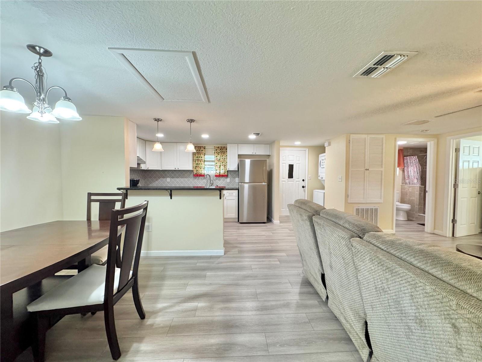 FLAMINGO HEIGHTS SUB - Residential Lease