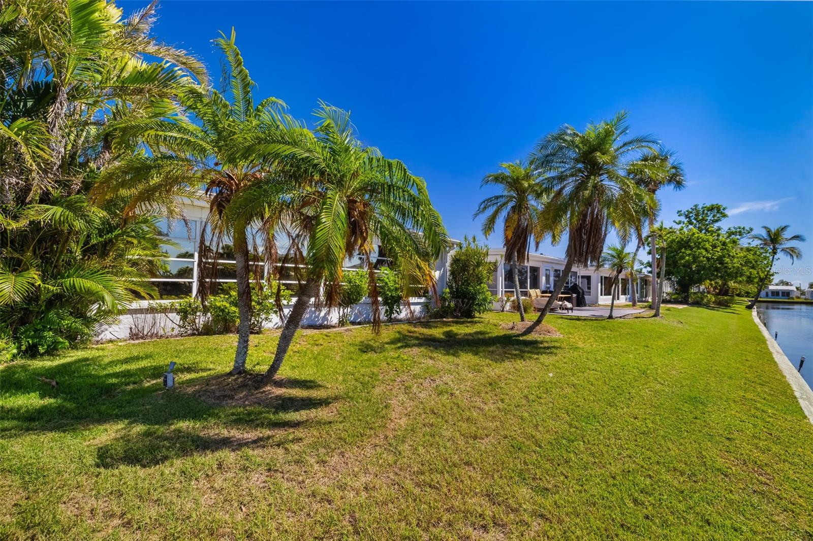 564 SPANISH DRIVE N