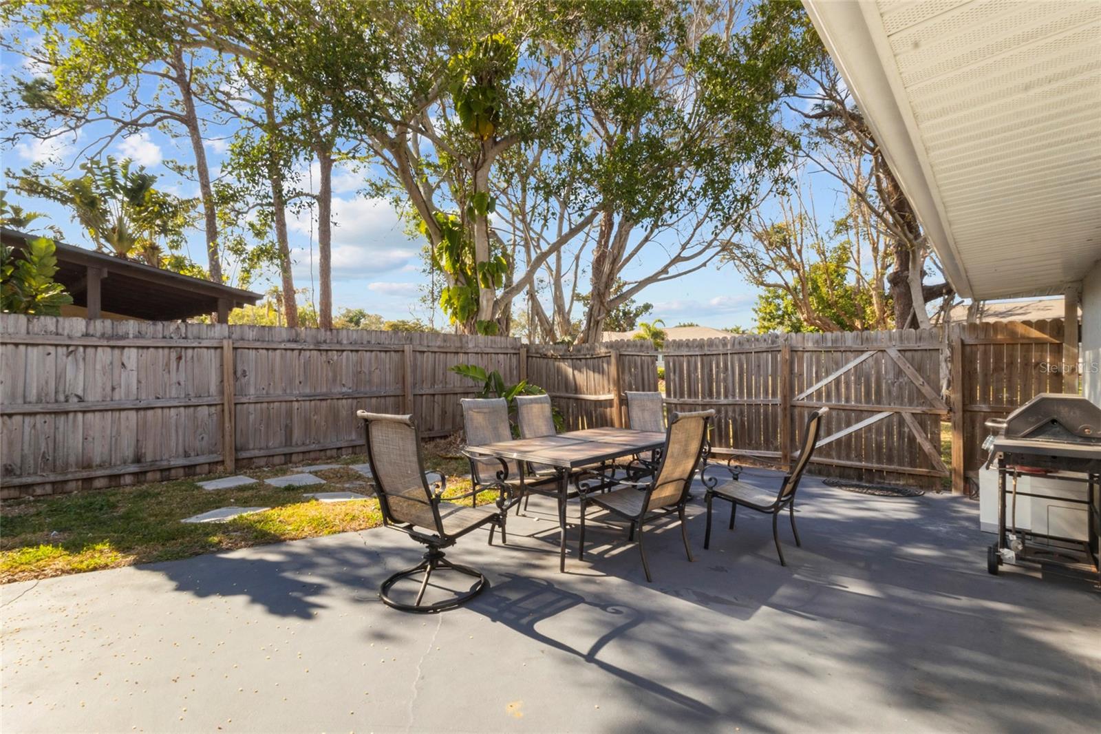 WHITFIELD ESTATES BLKS 14-23 & 26 - Residential