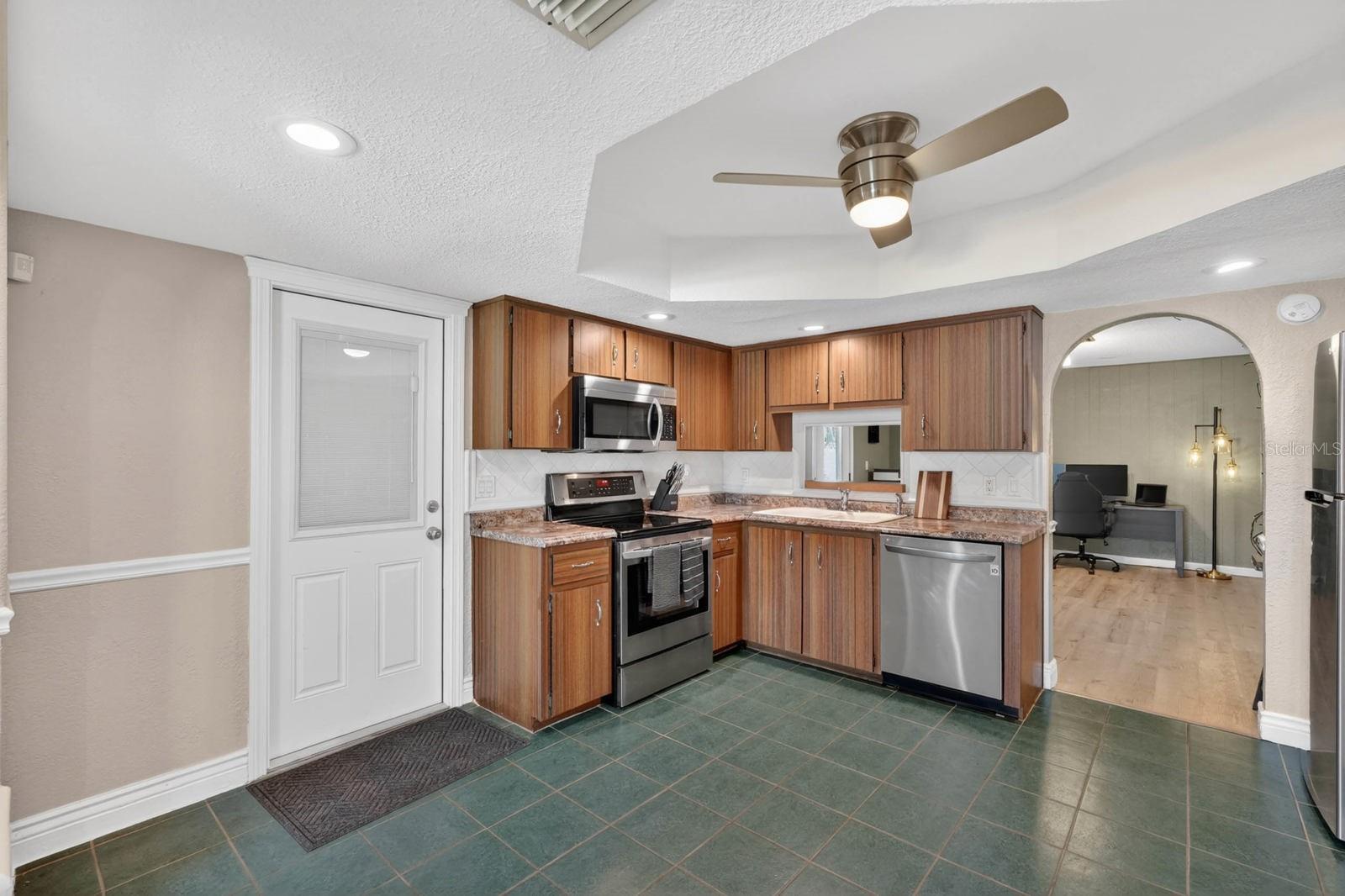 DAYTONA SHORES SEC 02 - Residential