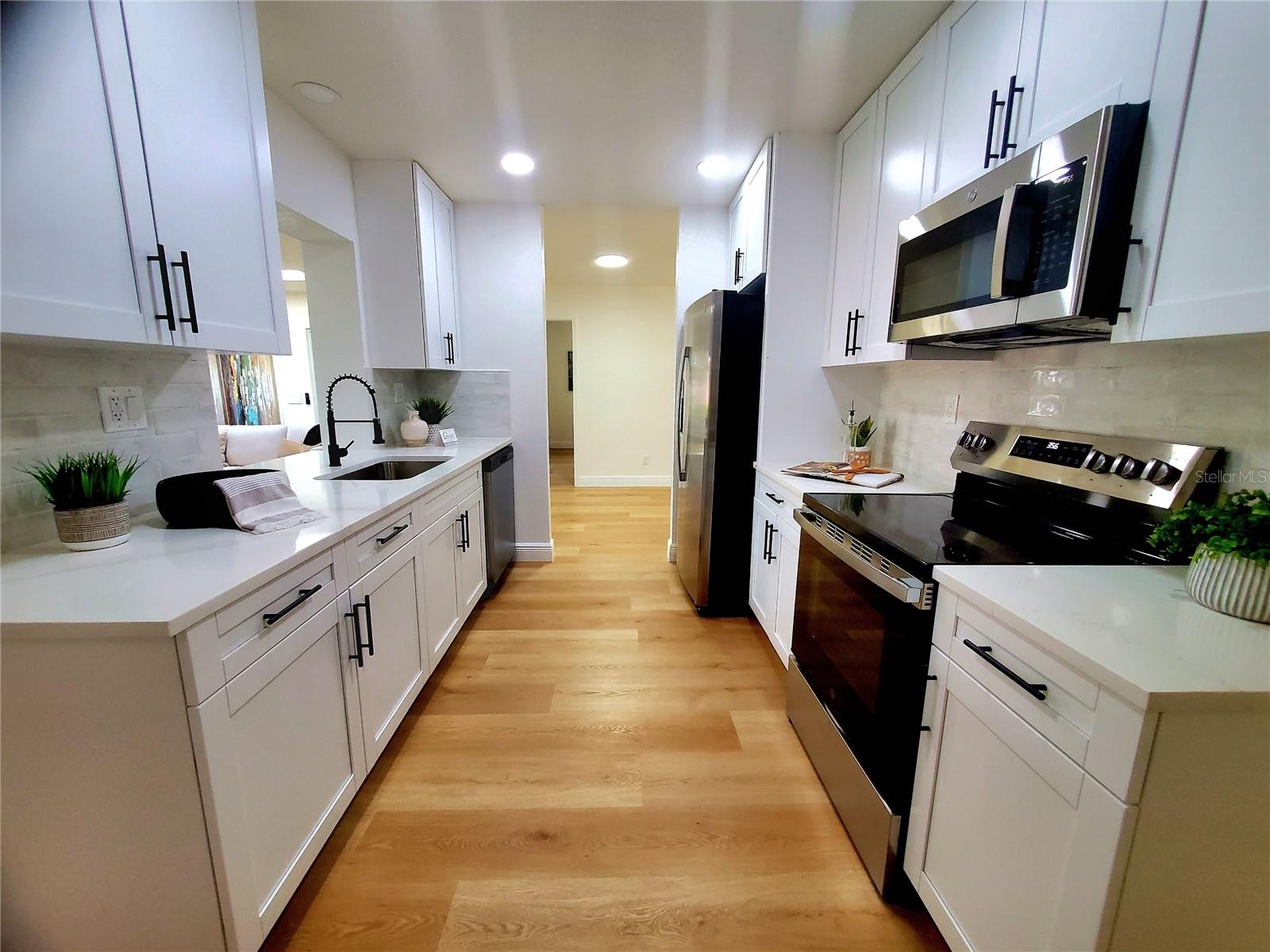 ANCHORAGE OF TARPON LAKE UNIT ONE THE - Residential