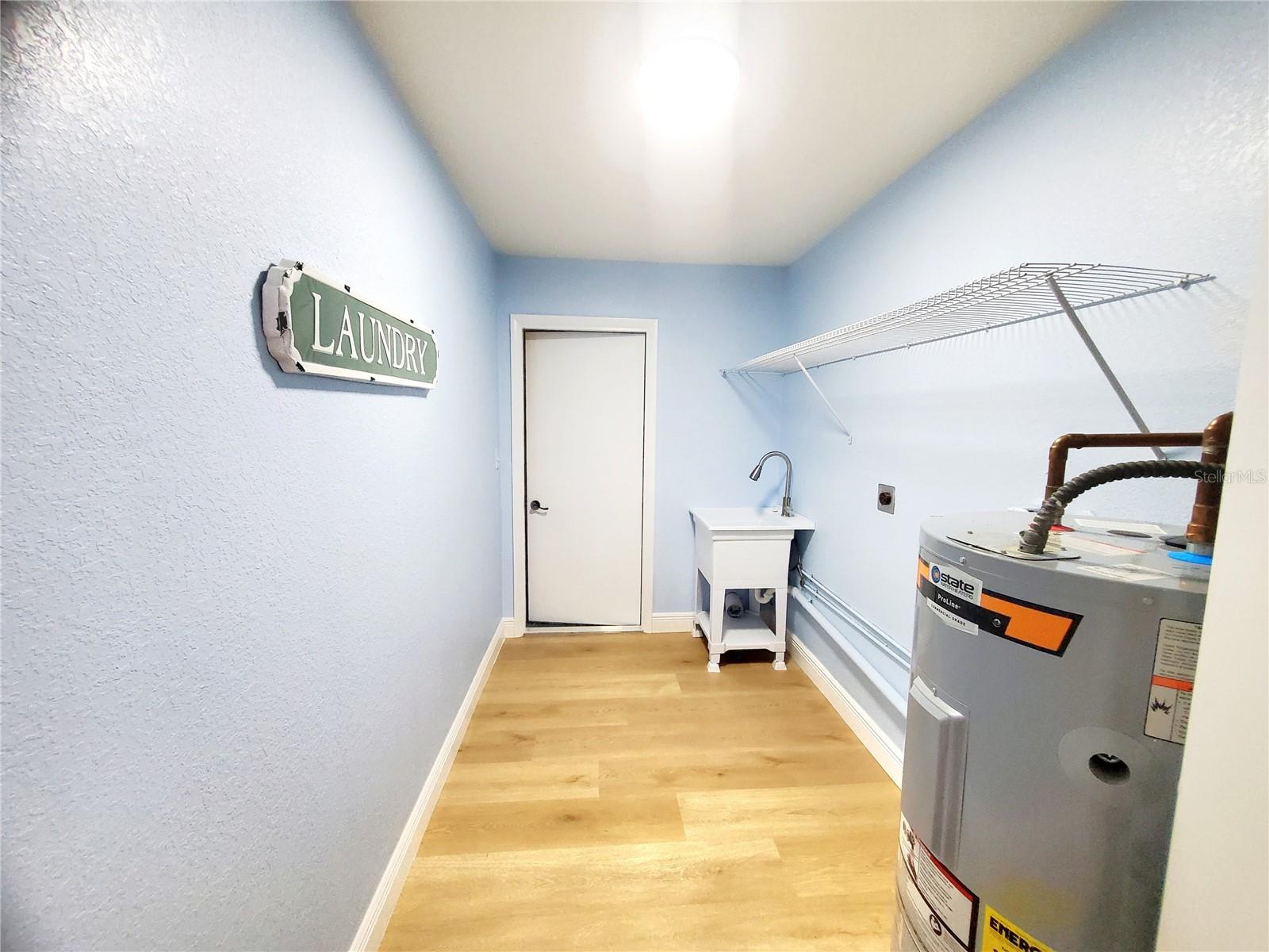 ANCHORAGE OF TARPON LAKE UNIT ONE THE - Residential