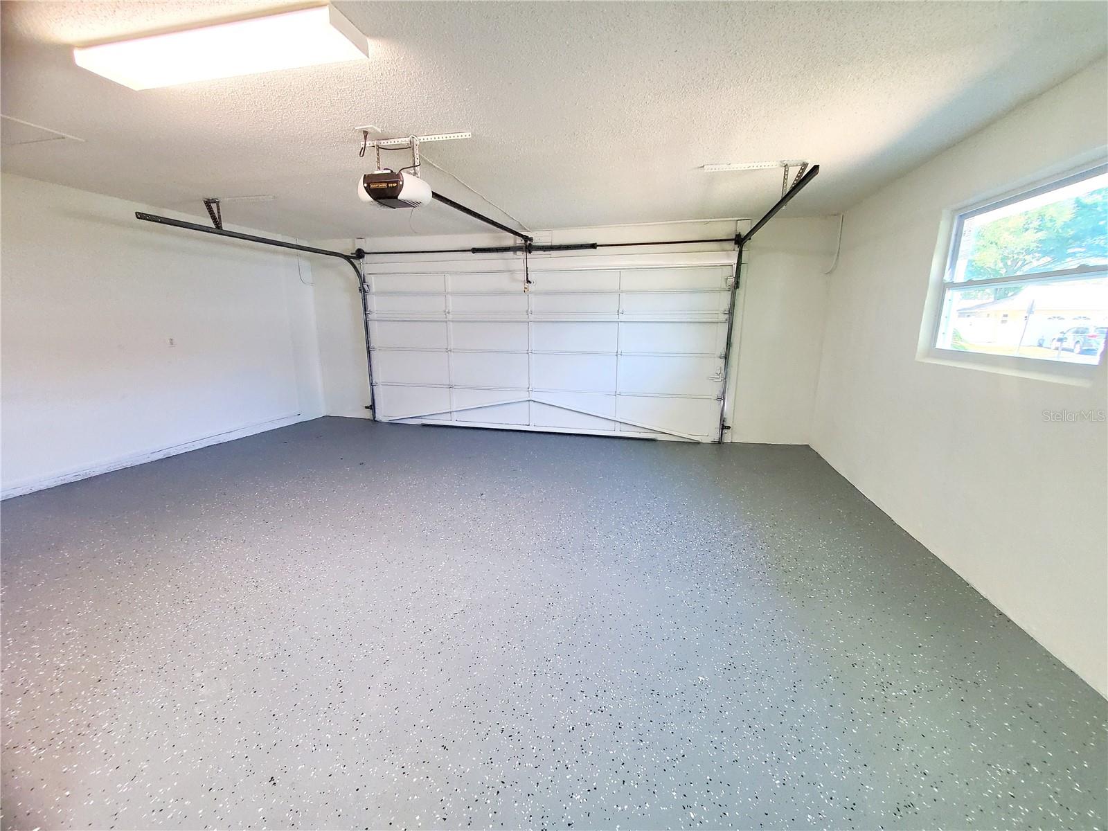 ANCHORAGE OF TARPON LAKE UNIT ONE THE - Residential