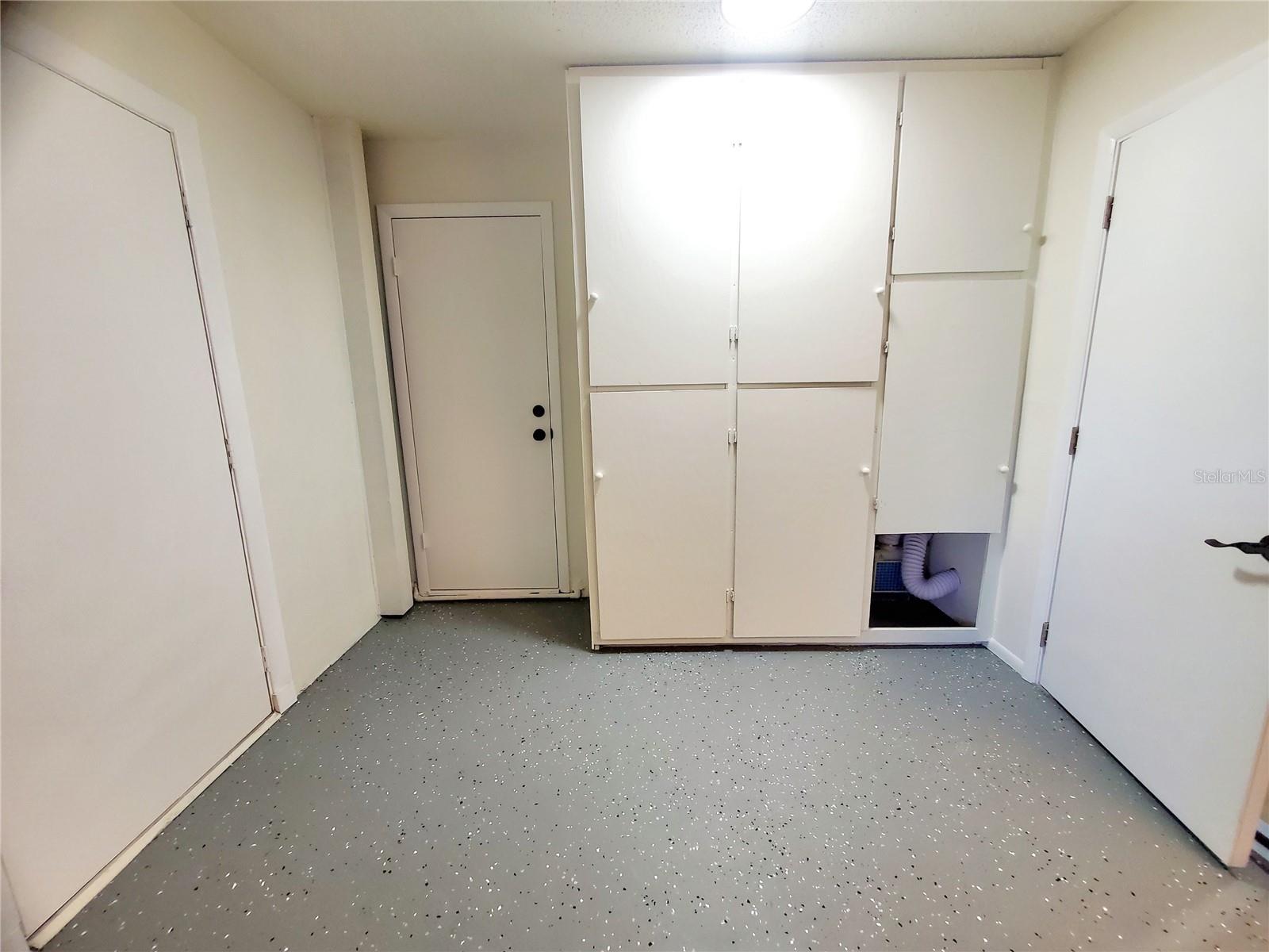 ANCHORAGE OF TARPON LAKE UNIT ONE THE - Residential