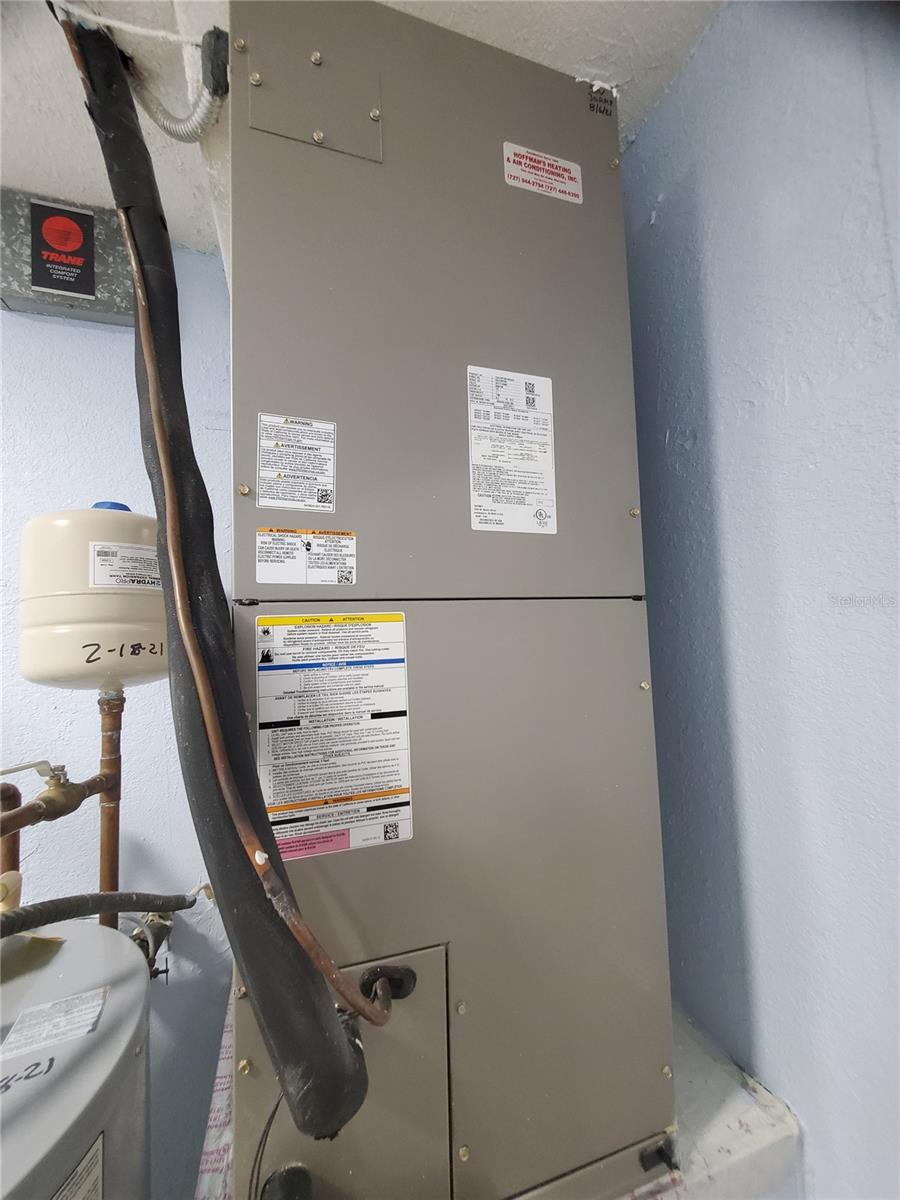 ANCHORAGE OF TARPON LAKE UNIT ONE THE - Residential