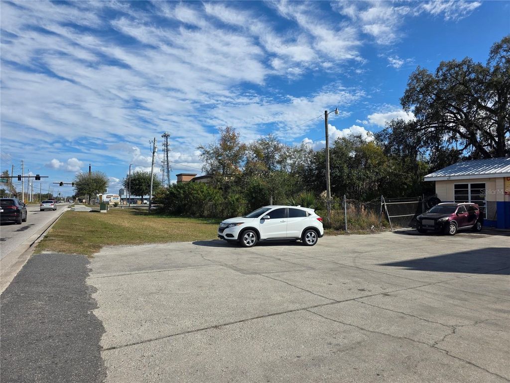 Photo of 410 E Donegan Avenue, Kissimmee, FL 34744 (MLS # S5143616)