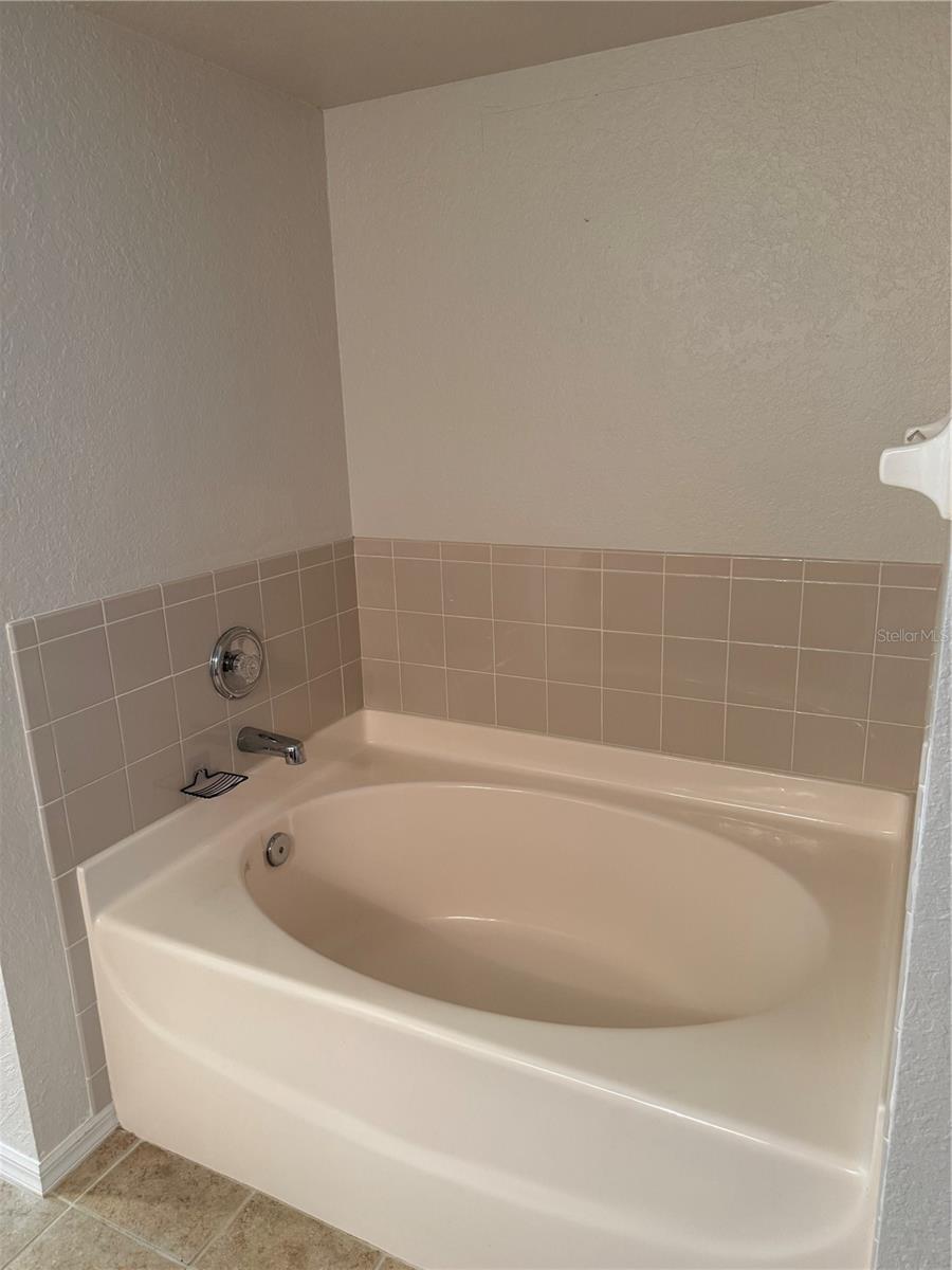 LAKES AT HERON COVE CONDO PH 07 - Residential