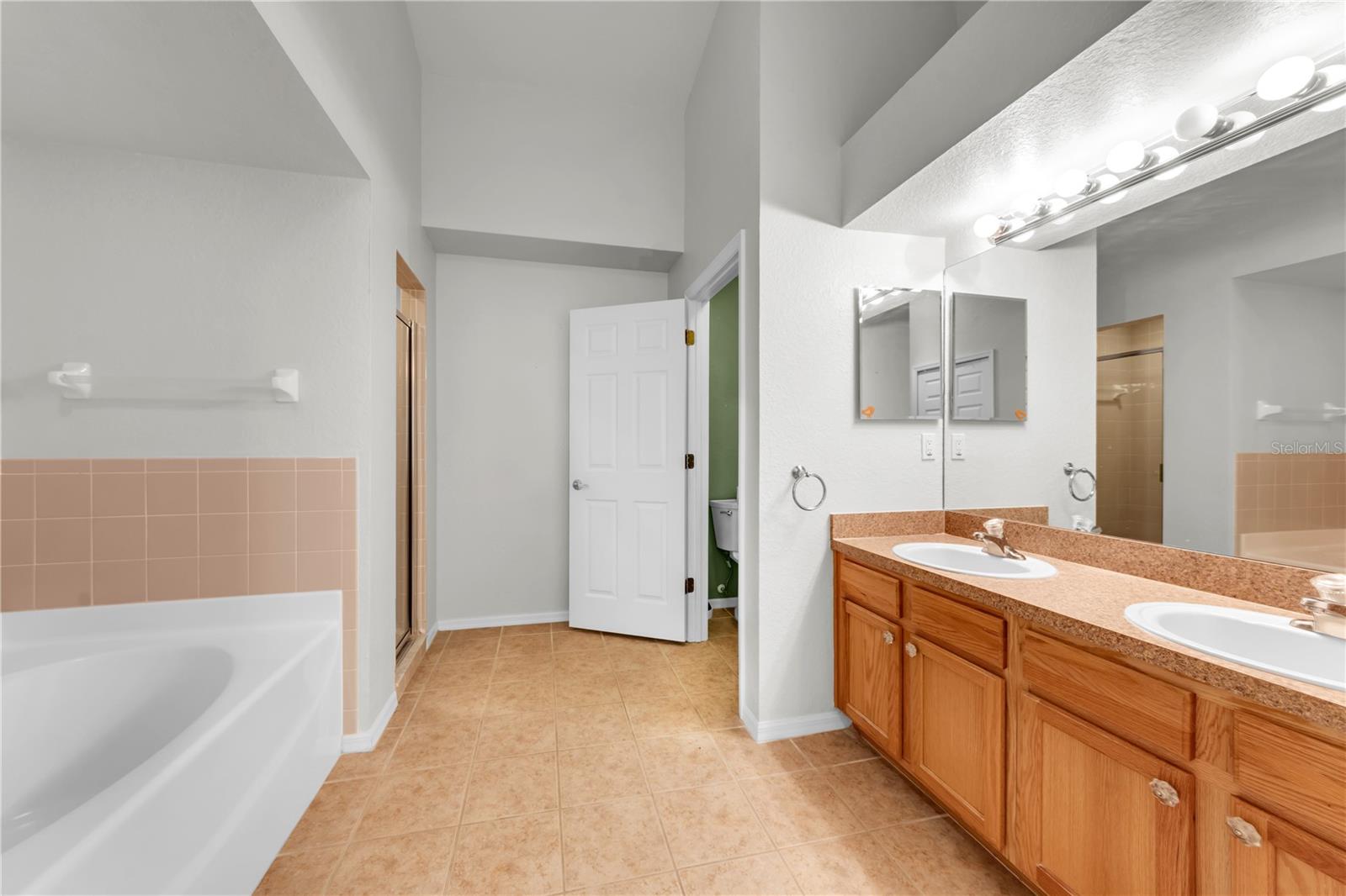 LAKES AT HERON COVE CONDO PH 07 - Residential