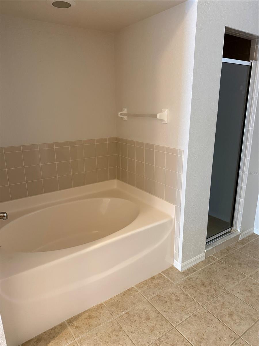 LAKES AT HERON COVE CONDO PH 07 - Residential