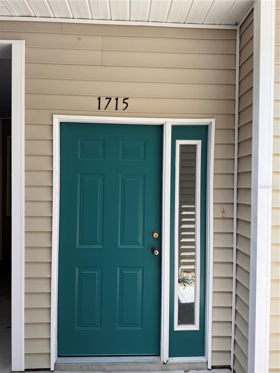 1715 HAMMOCKS AVENUE 1715