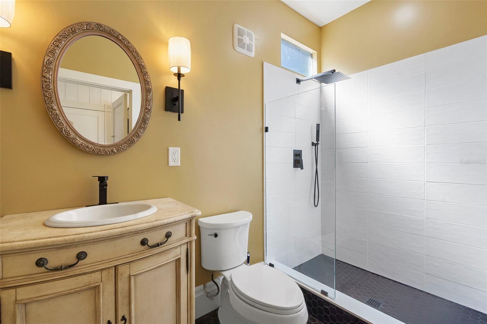 UNIVERSITY PLACE DELAND - Residential