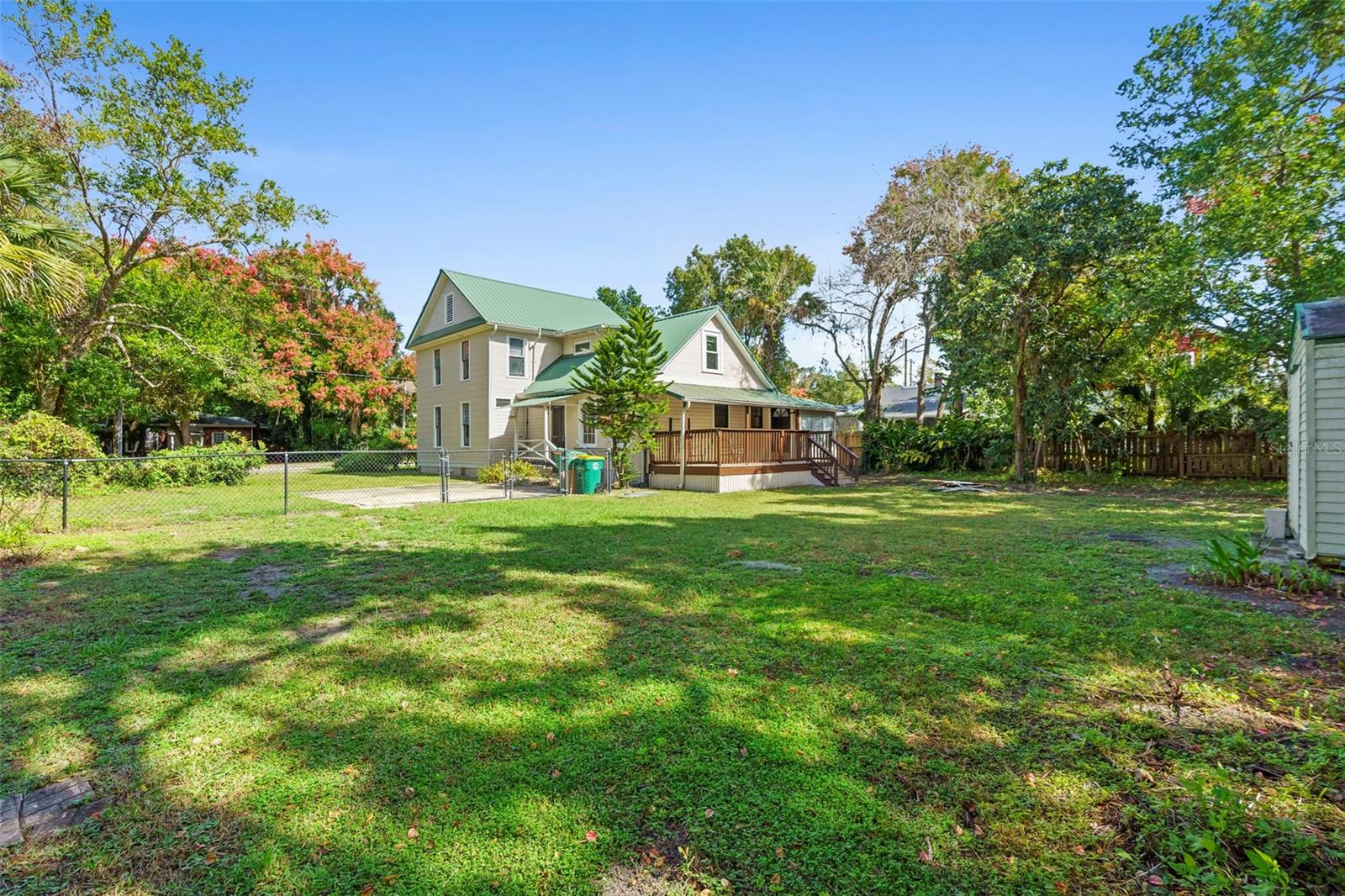 210 W UNIVERSITY AVENUE