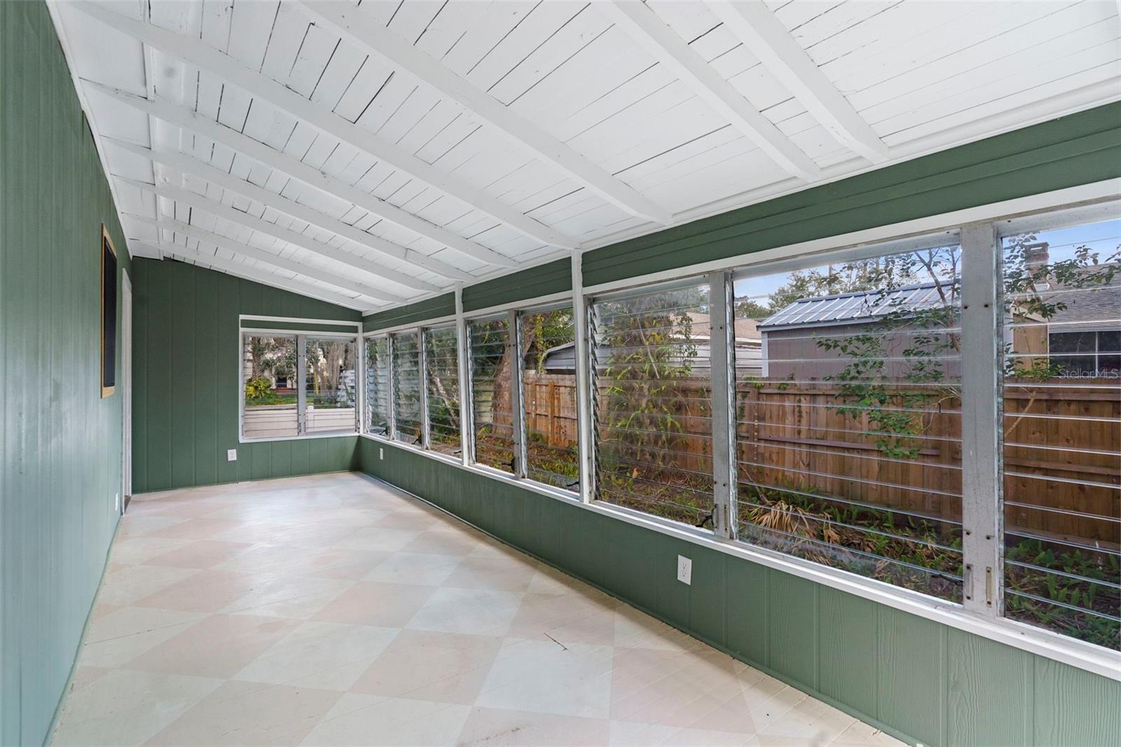 UNIVERSITY PLACE DELAND - Residential