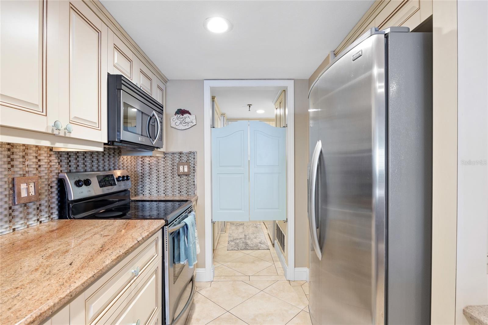 SHORES OF MADEIRA CONDO - Residential