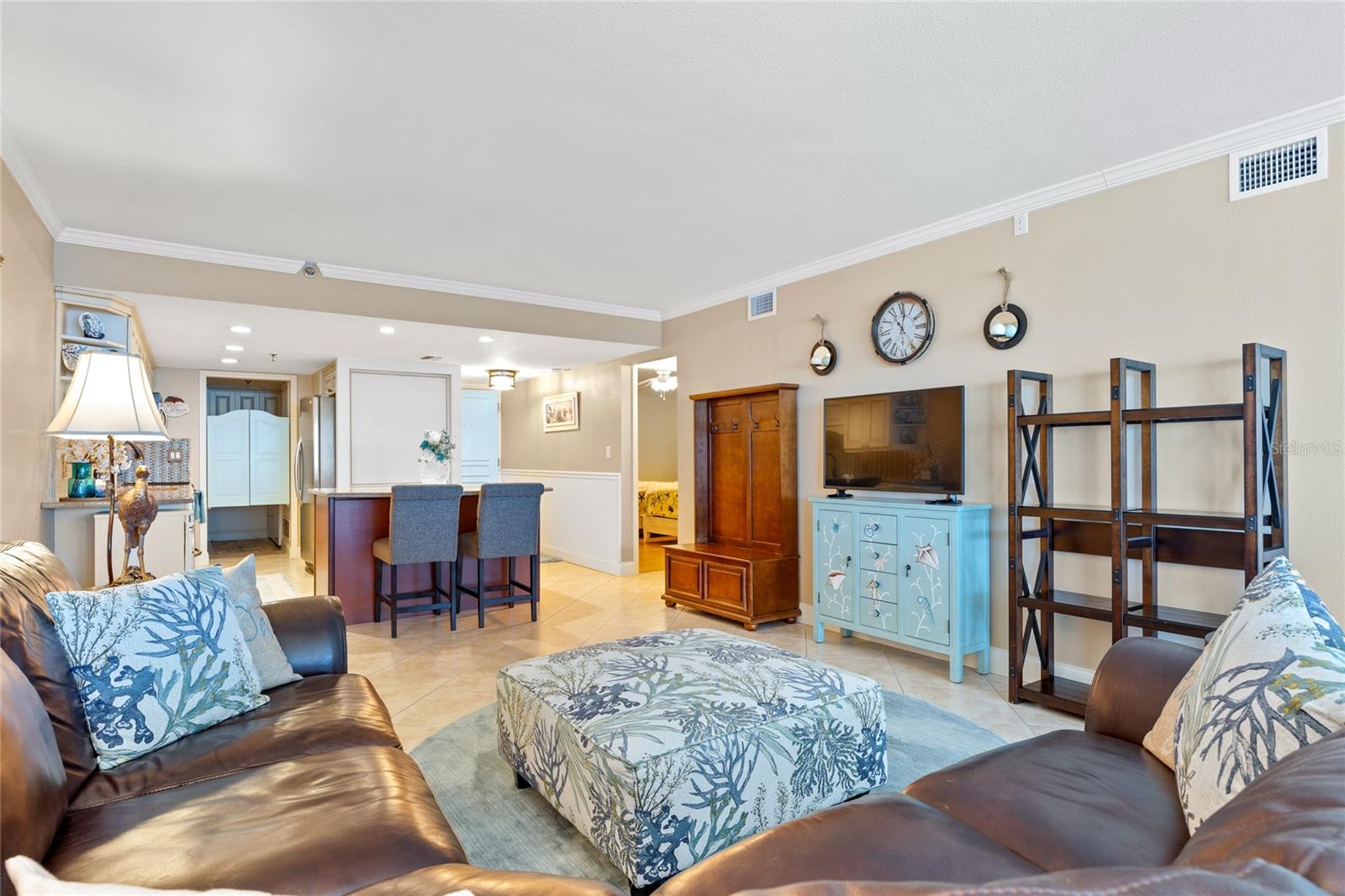 SHORES OF MADEIRA CONDO - Residential