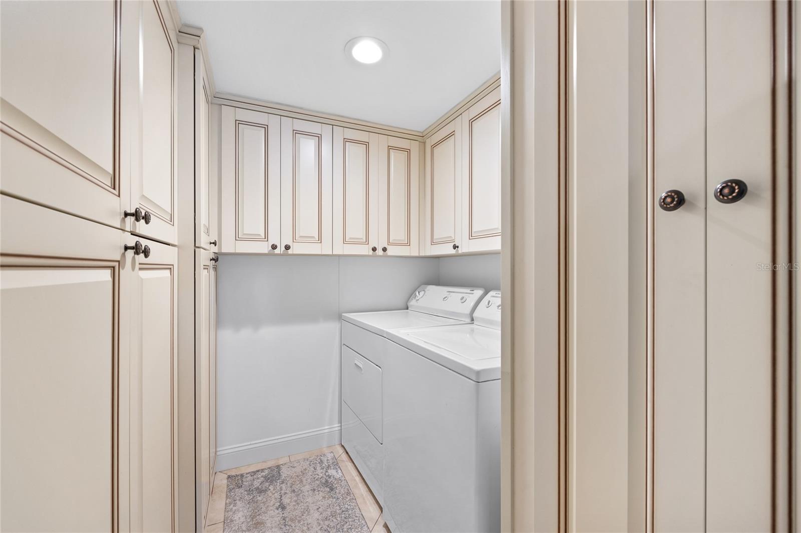 SHORES OF MADEIRA CONDO - Residential
