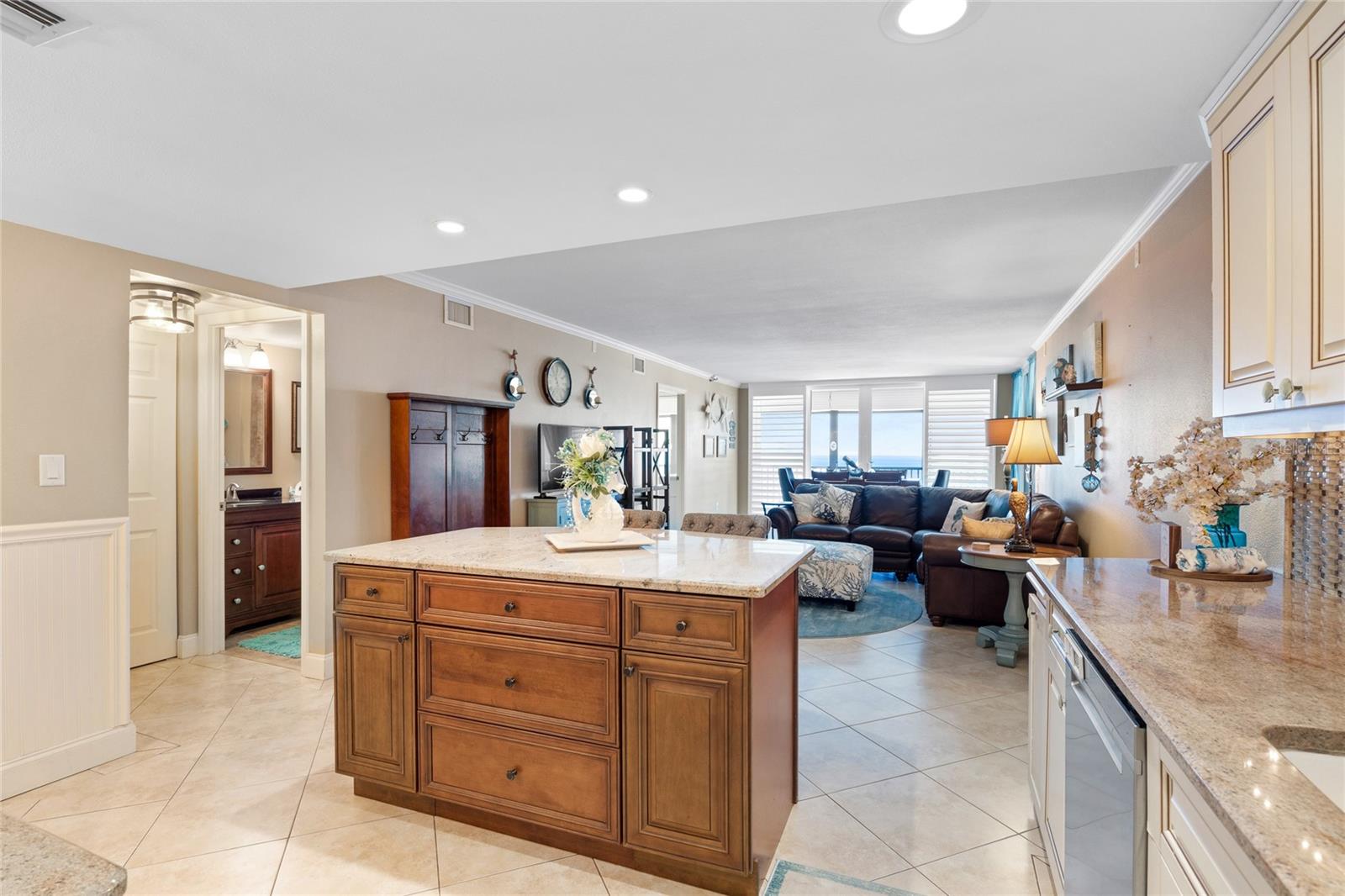 SHORES OF MADEIRA CONDO - Residential