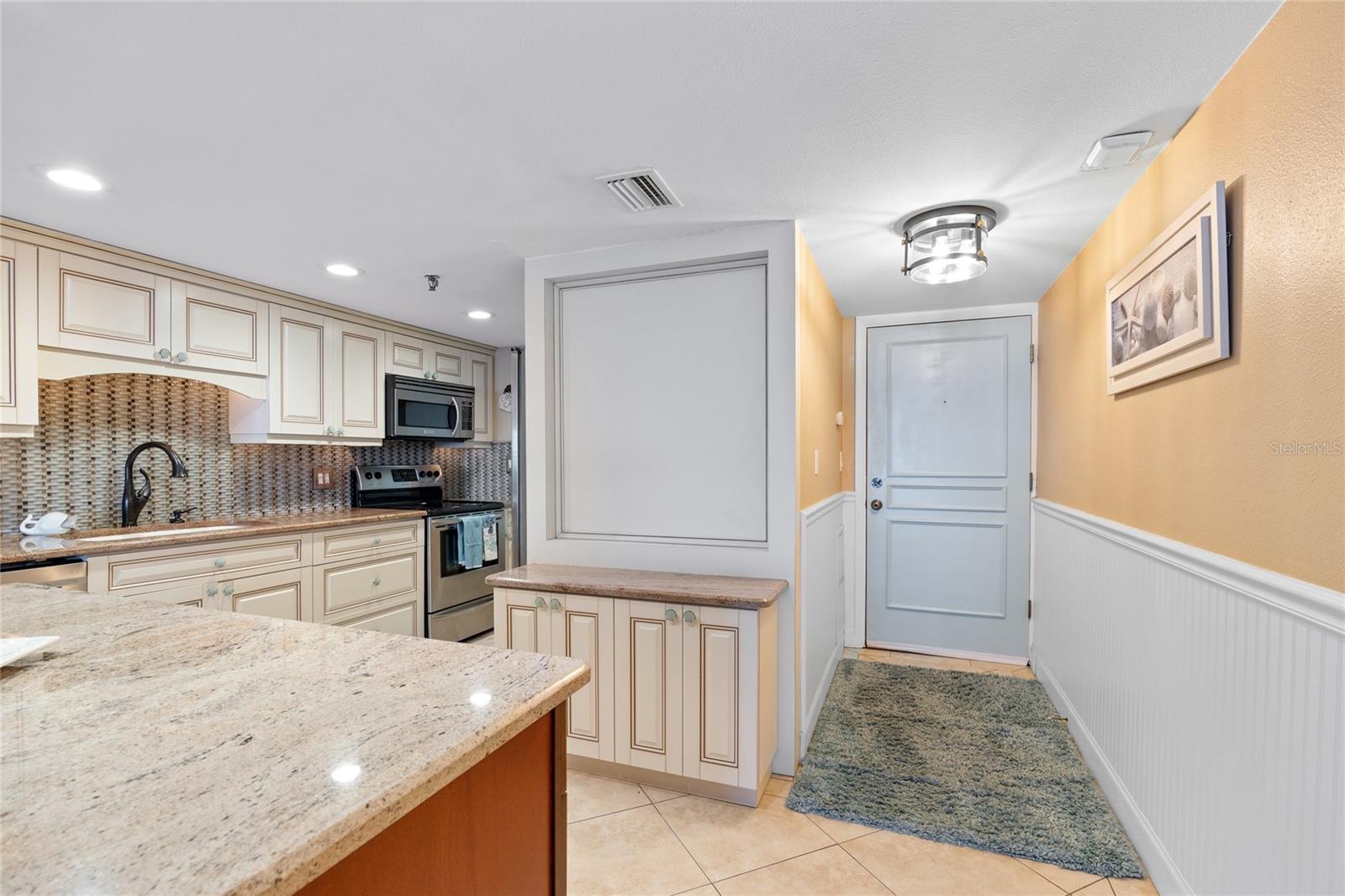 SHORES OF MADEIRA CONDO - Residential