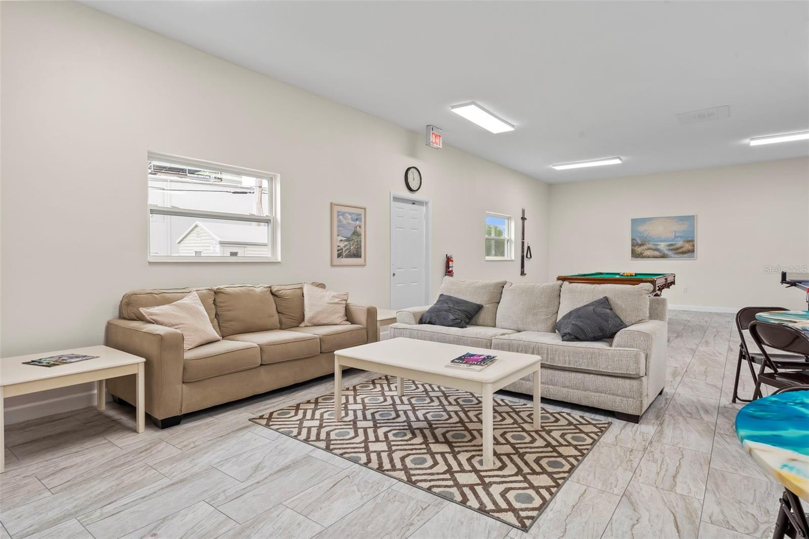 PALM MANOR - Residential