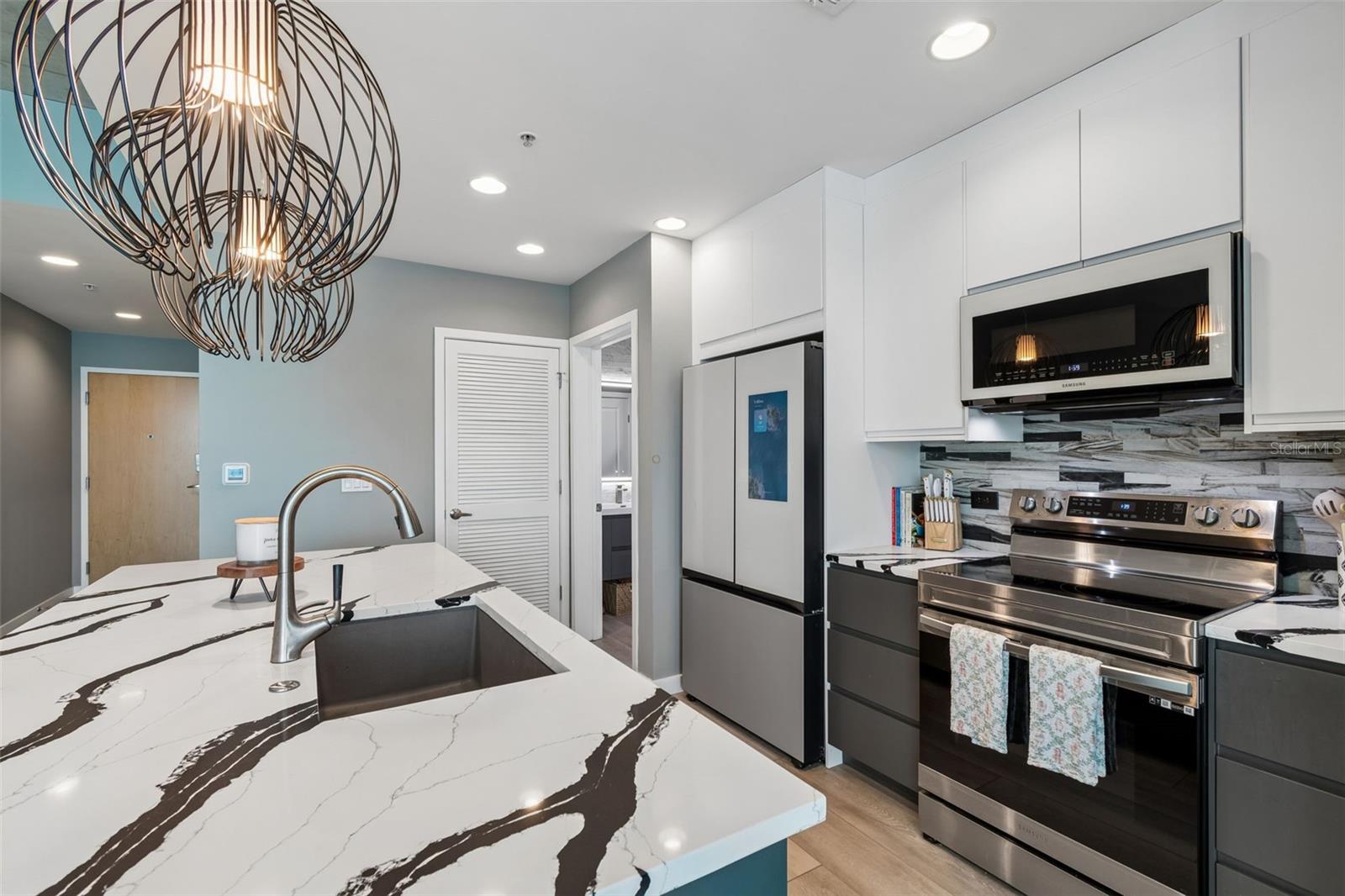 SKYPOINT A CONDO - Residential