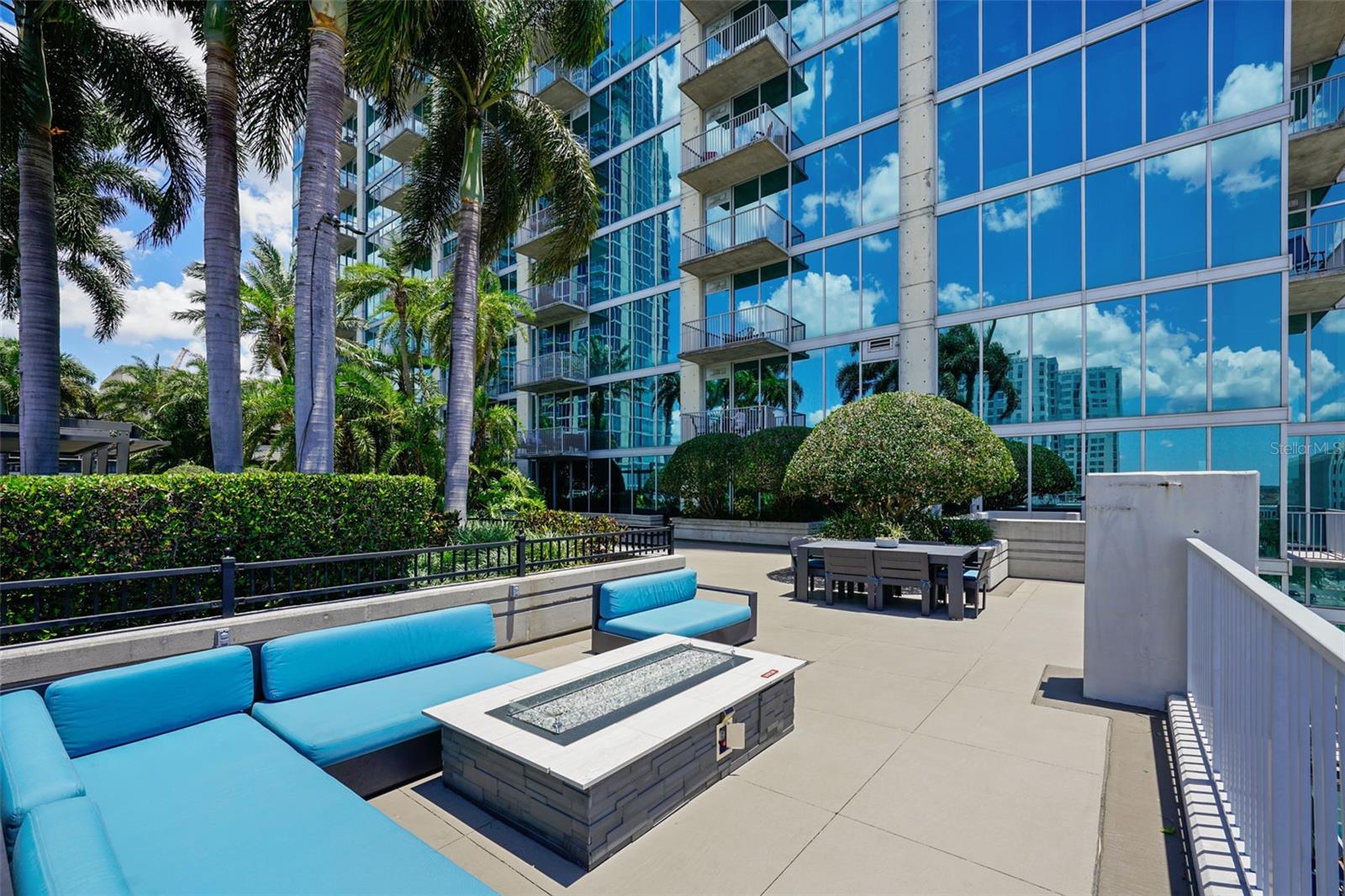 SKYPOINT A CONDO - Residential