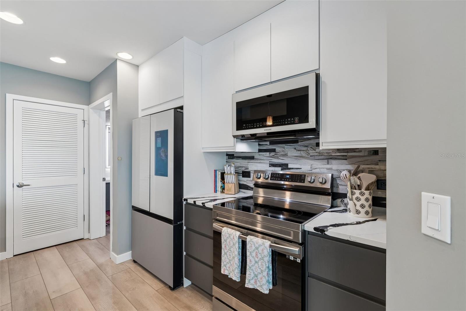 SKYPOINT A CONDO - Residential