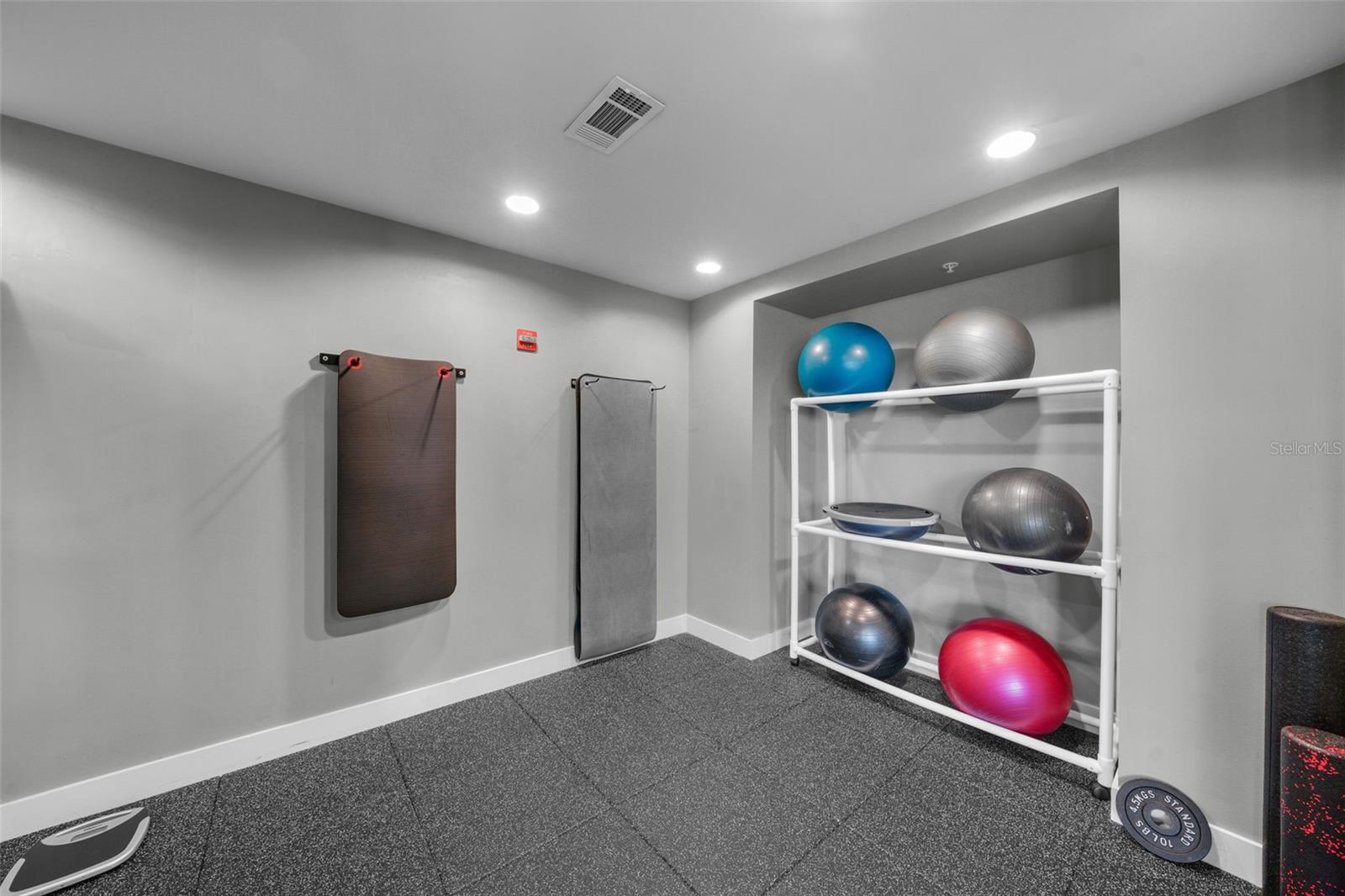 SKYPOINT A CONDO - Residential