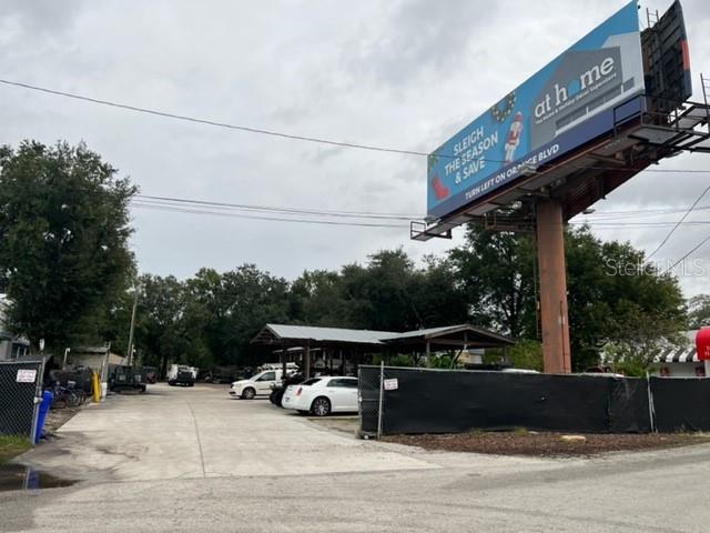 GREAT INVESTMENT OPPORTUNITY WITH PRIME FRONTAGE EXPOSURE TO HIGHWAY 192. THIS PROPERTY IS CURRENTLY TENANT OCCUPIED THROUGH OCTOBER 2025, AND IT ALSO INCLUDES THE ADDITIONAL RIGHT OF WAY LOT, WHICH RECEIVES AN EXTRA MONTHLY INCOME FOR PRIVATE ROAD ACCESS, AS WELL AS A BILL BOARD PRODUCING A 3ND MONTHLY INCOME.
DONT MISS OUT ON THIS FANTASTIC INVESTMENT OPPORTUNITY.