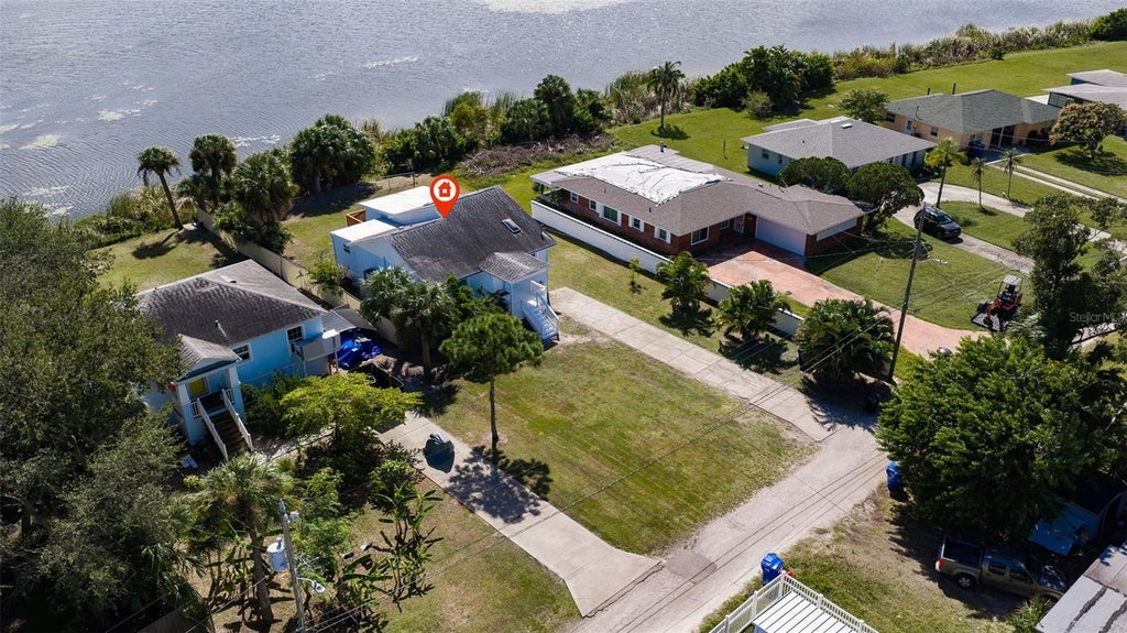 Photo of 1065 28th Avenue S, St Petersburg, FL 33705 (MLS # TB8562528)