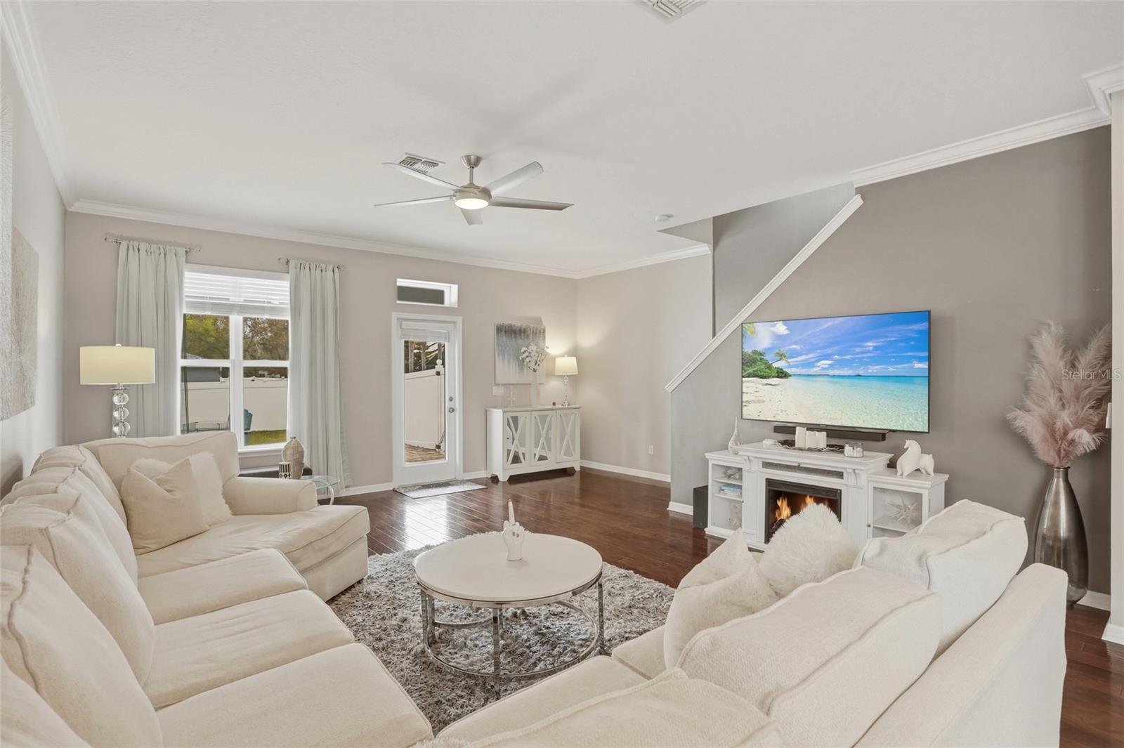 LAKES/WINDERMERE - Residential