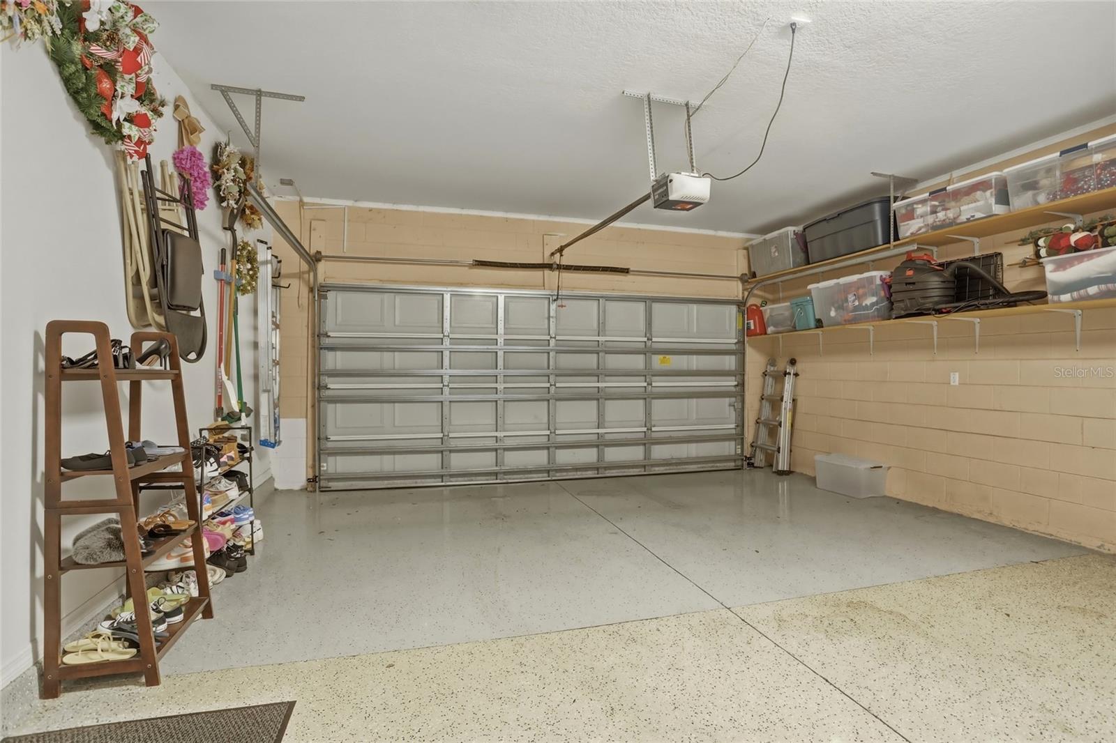 LAKES/WINDERMERE - Residential