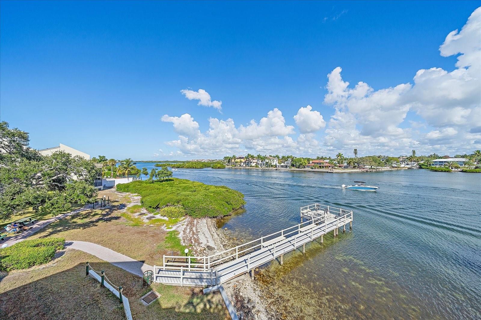 BAY OAKS - Residential