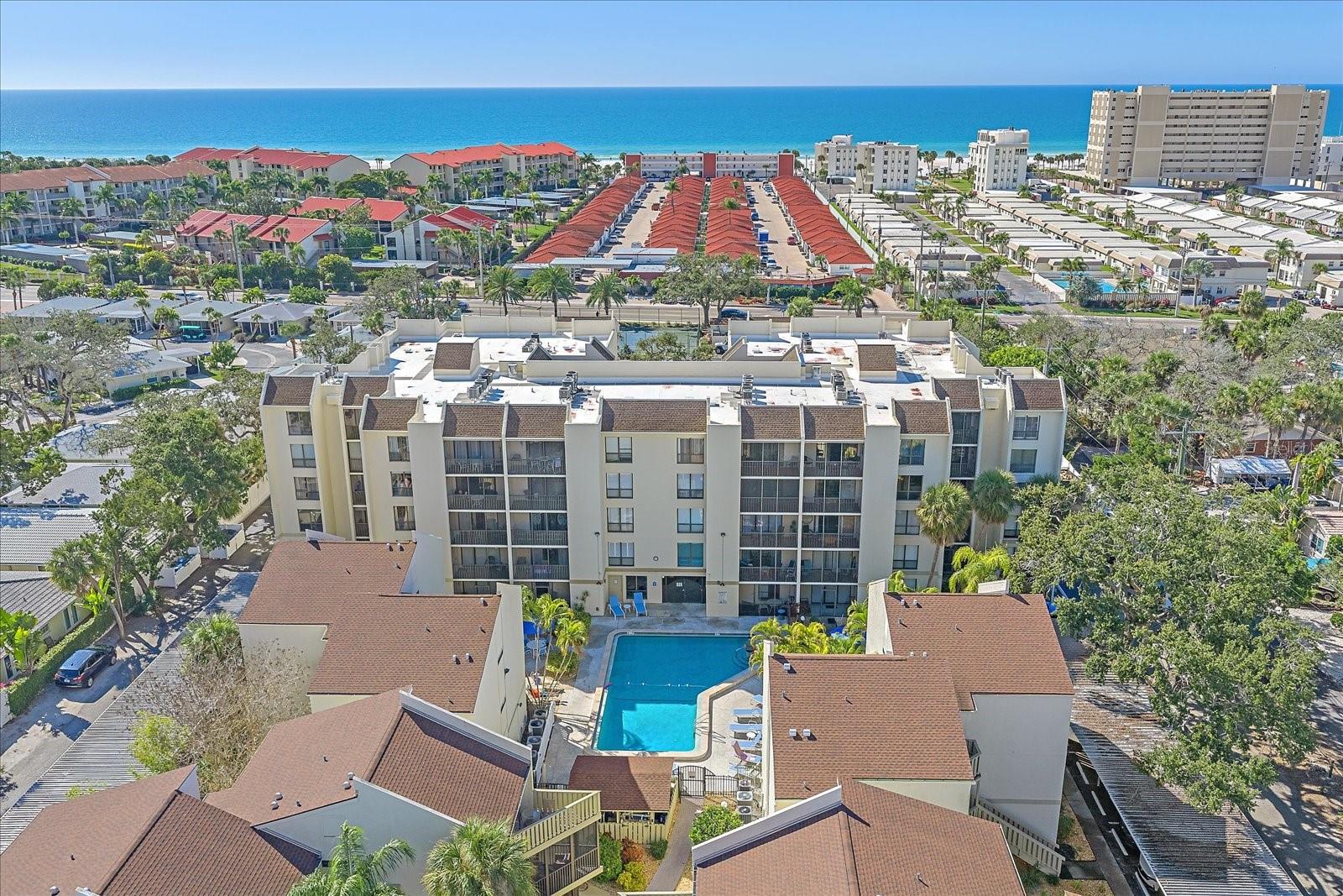 BAY OAKS - Residential