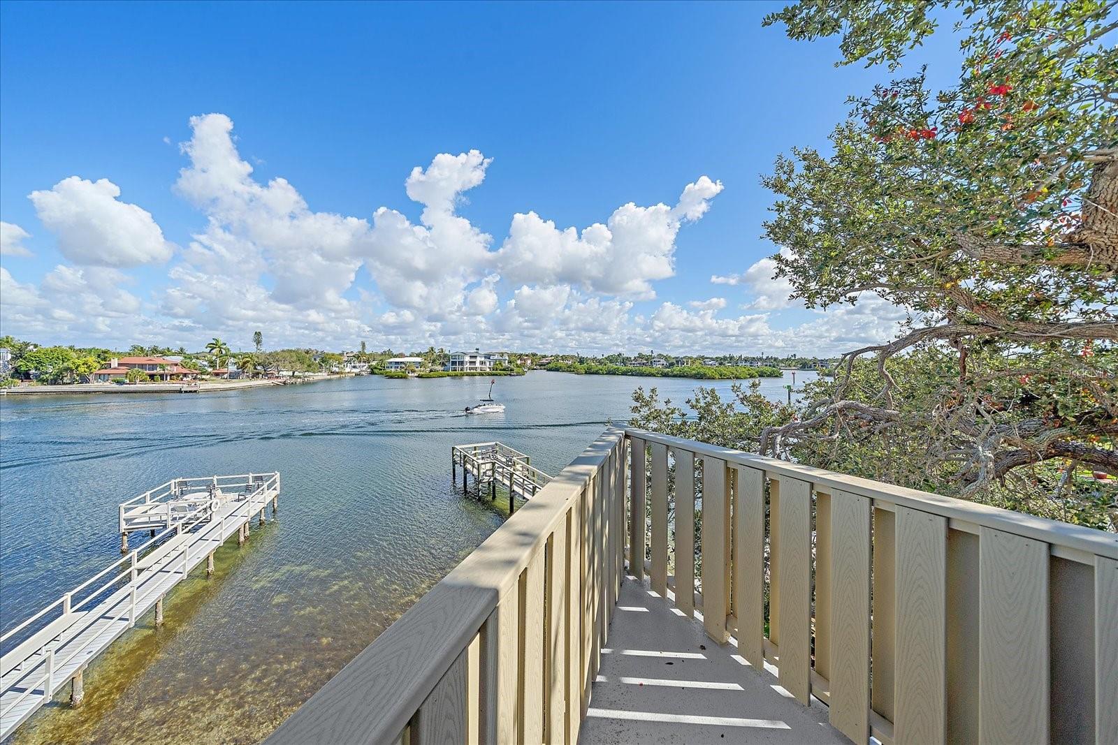 BAY OAKS - Residential