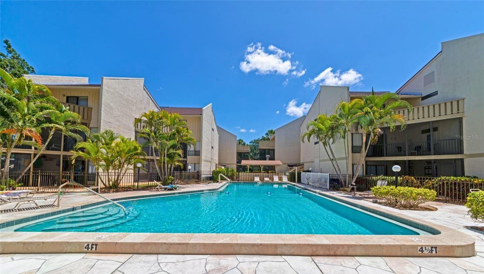 BAY OAKS - Residential