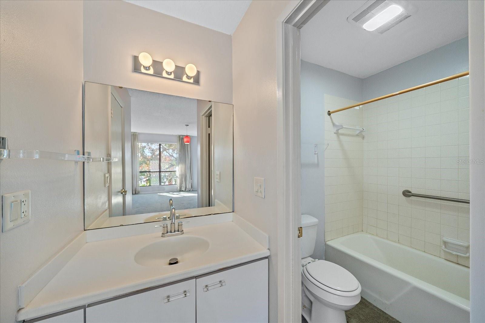 BAY OAKS - Residential