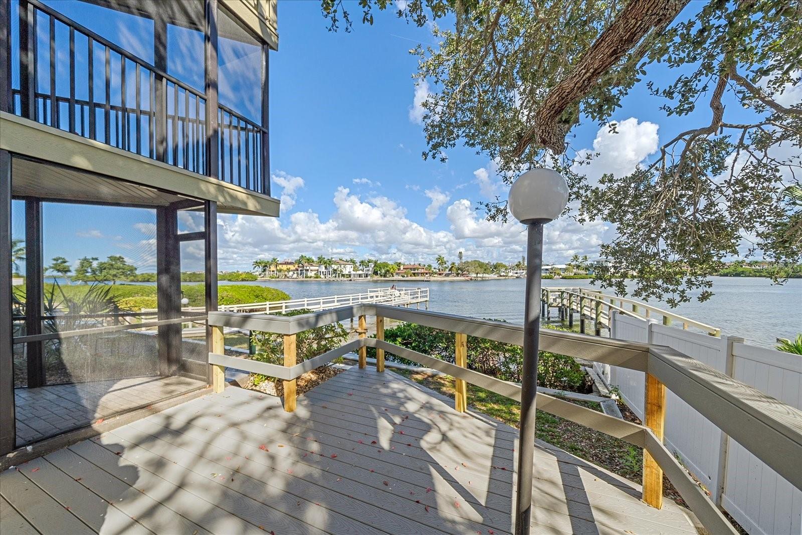 BAY OAKS - Residential