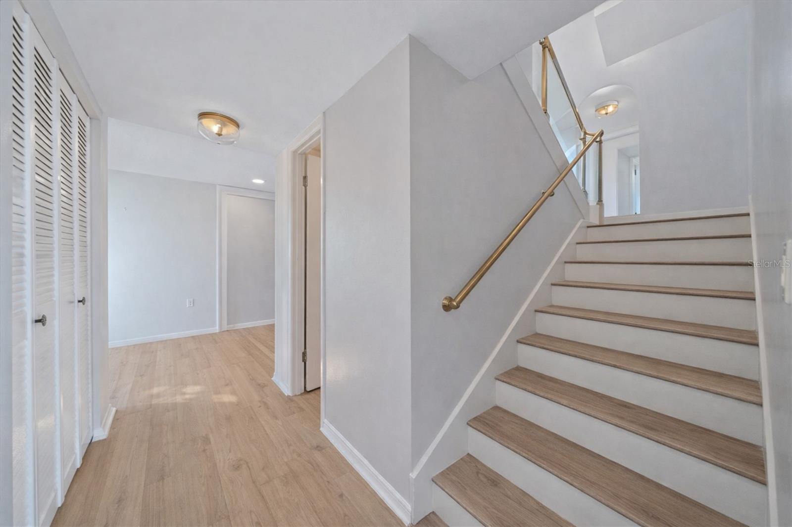 BAY OAKS - Residential