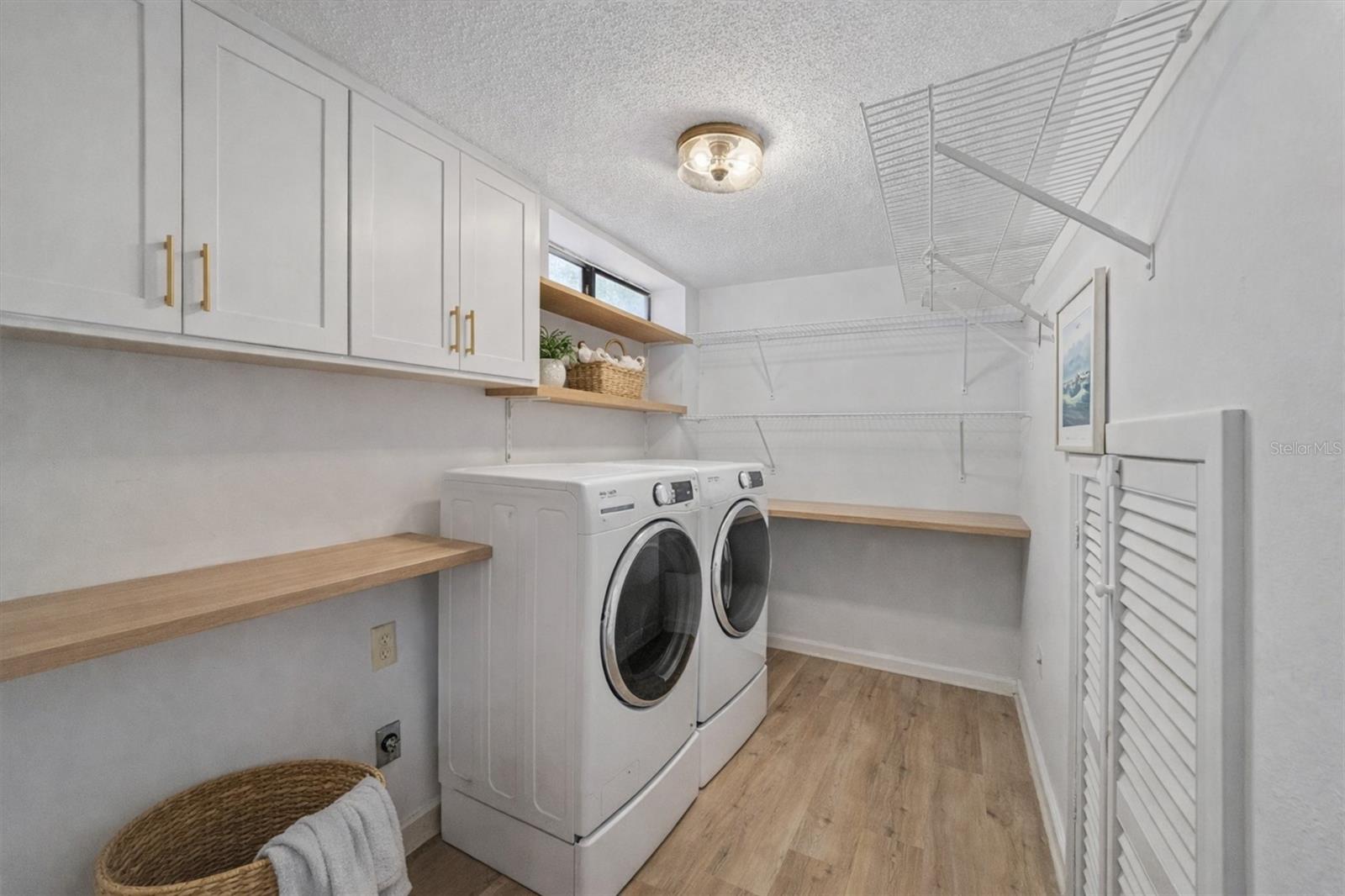 BAY OAKS - Residential