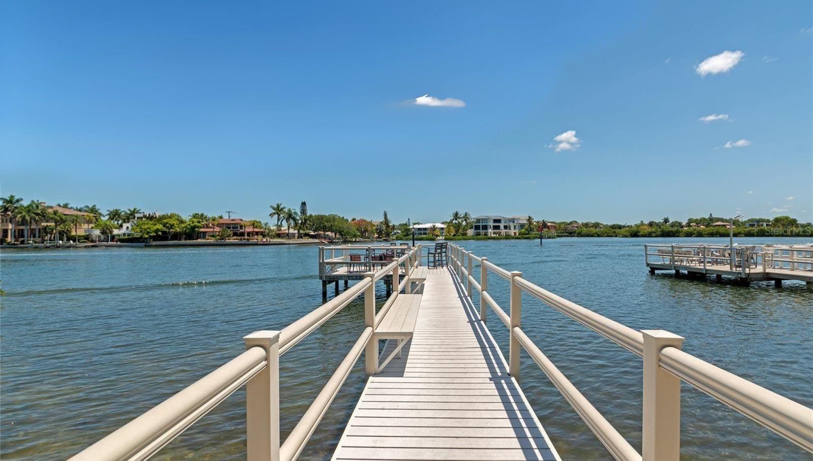 BAY OAKS - Residential