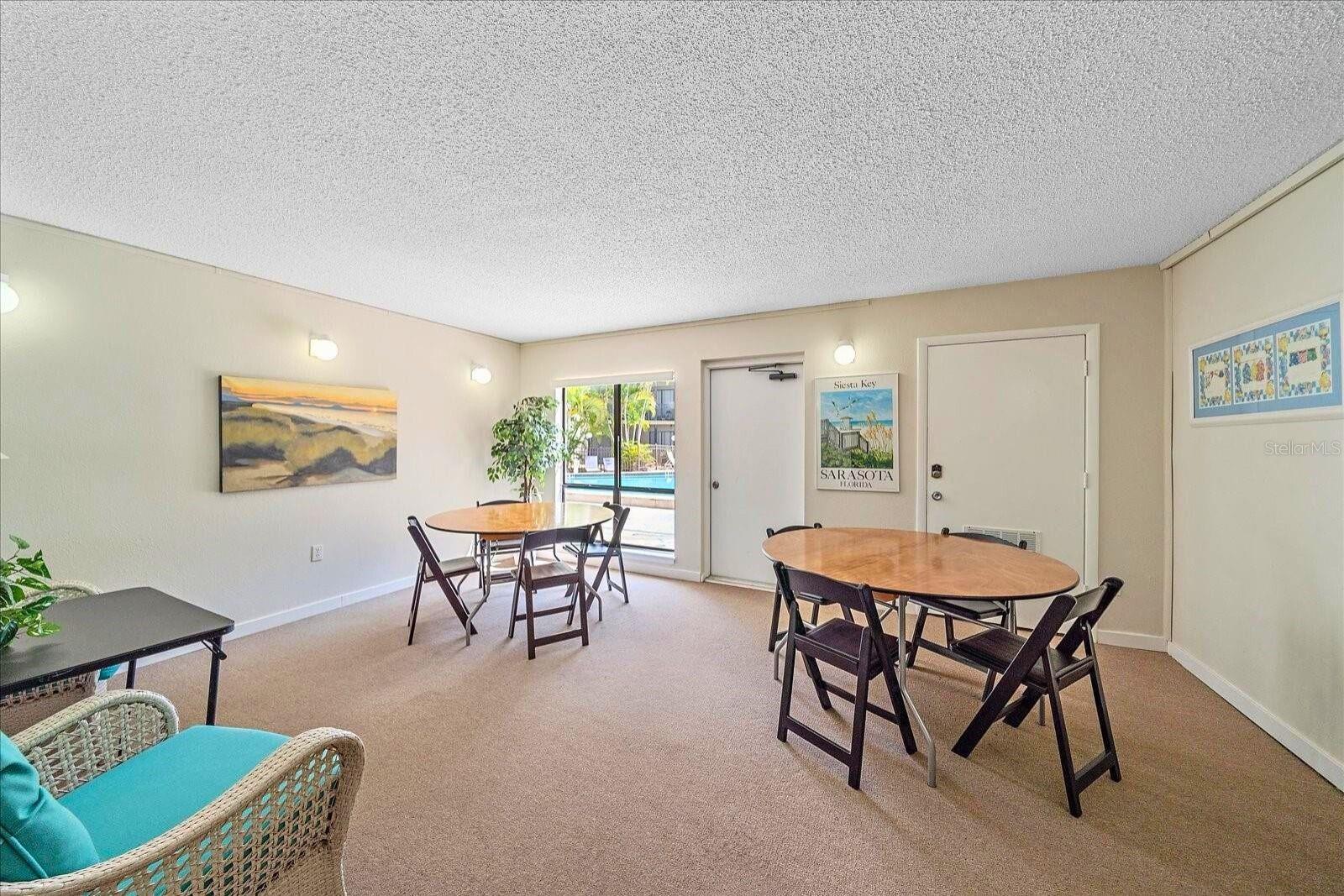 BAY OAKS - Residential