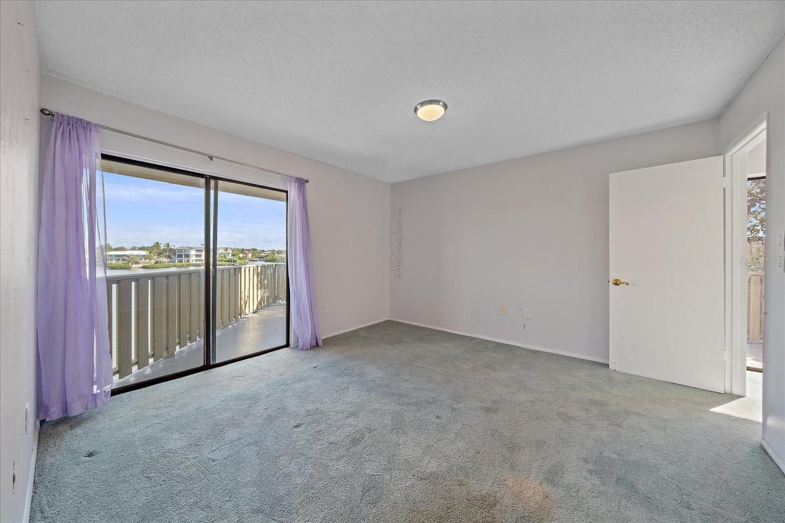 BAY OAKS - Residential